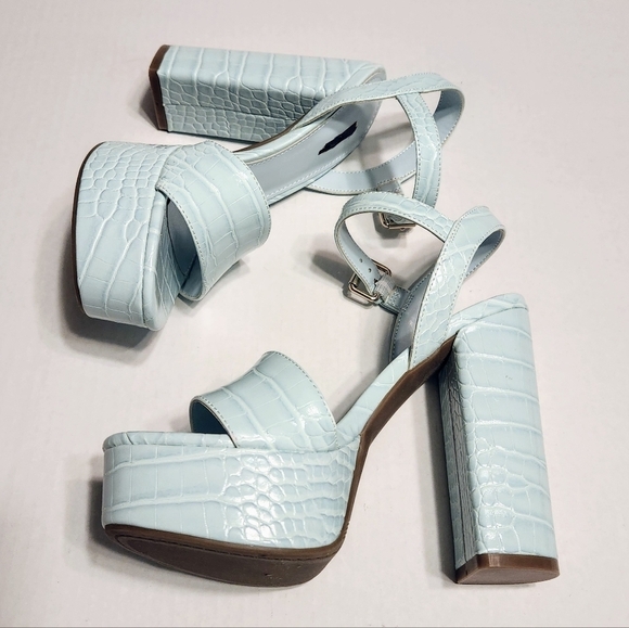 ❗️SOLD❗️Guess Gabeli NEW Faux Croc Ankle Strap Platform Block Heel Sandals Blue - Picture 3 of 11